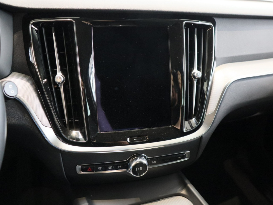 Volvo V60 Cross Country B4 (D) - Kombi - Grau - Gebrauchtwagen - Bild 7