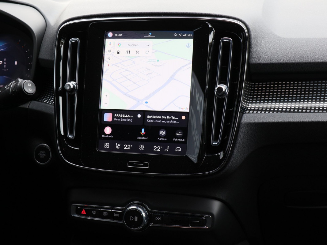 Volvo XC40 B3 Plus Dark - SUV/Off-road - Beige - Gebrauchtwagen - Bild 7
