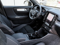 Volvo XC40 B3 Ultra Black Edition - SUV/Off-road - Blau - Gebrauchtwagen - Bild 3