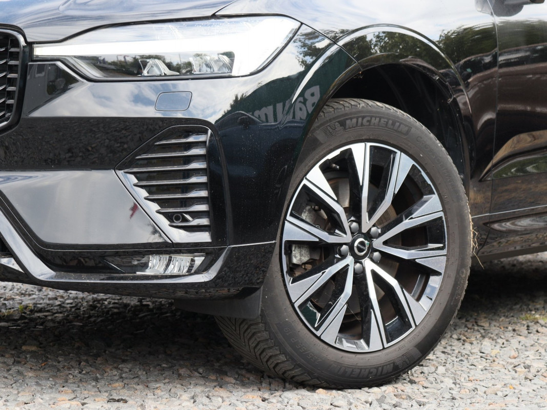 Volvo XC60 B4 (D) Plus Dark - SUV/Off-road - Schwarz - Gebrauchtwagen - Bild 5