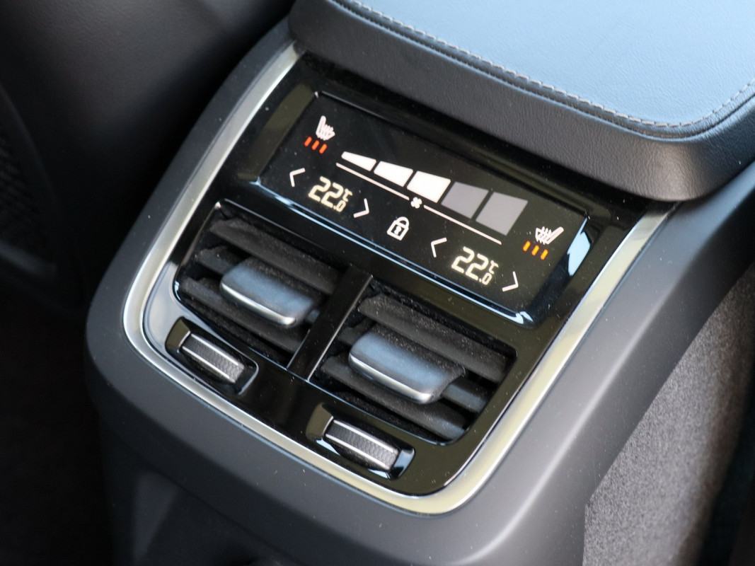 Volvo XC90 Ultimate Bright Recharge - SUV/Off-road - Grau - Gebrauchtwagen - Bild 16