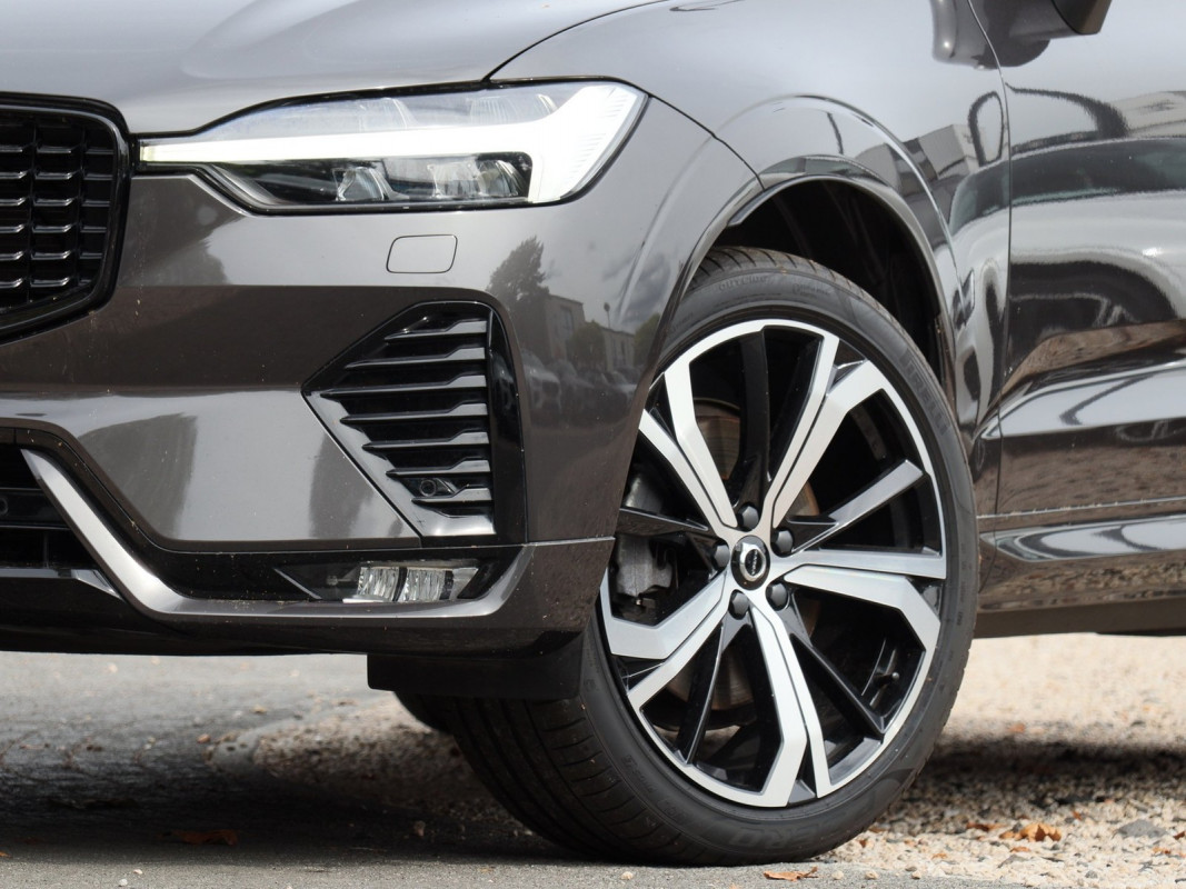 Volvo XC60 B4 Diesel - SUV/Off-road - Grau - Gebrauchtwagen - Bild 5