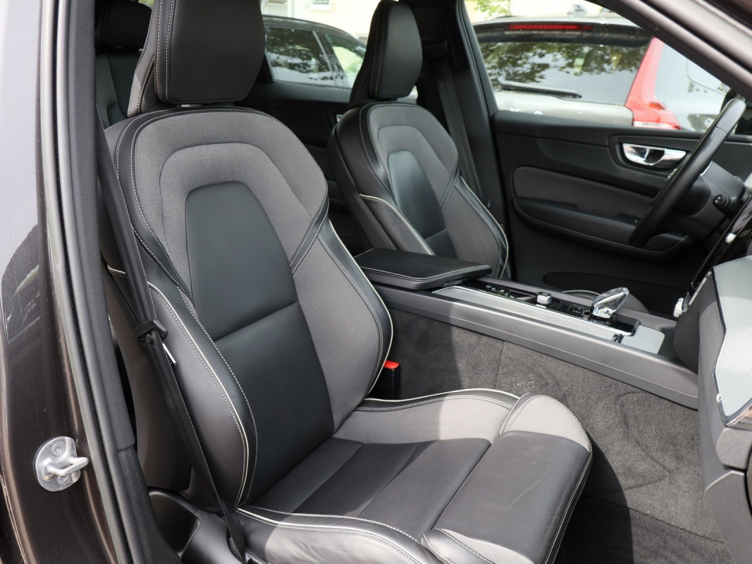Volvo XC60 B4 Diesel - SUV/Off-road - Grau - Gebrauchtwagen - Bild 6