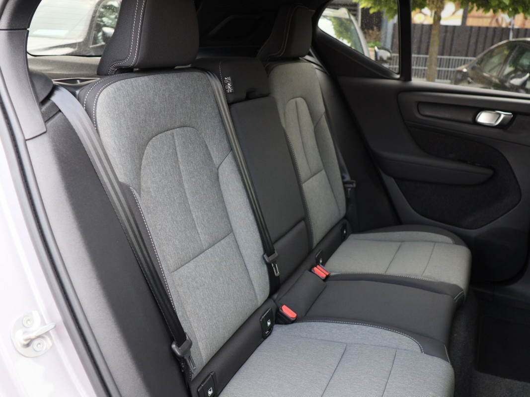 Volvo XC40 B3 - SUV/Off-road - Grau - Gebrauchtwagen - Bild 4