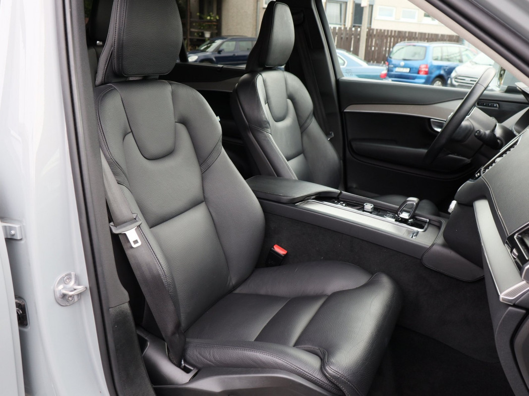 Volvo XC90 B5 Diesel Aut. - SUV/Off-road - Grau - Gebrauchtwagen - Bild 6