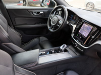 Volvo V60 B4 Benzin - Kombi - Schwarz - Gebrauchtwagen - Bild 3