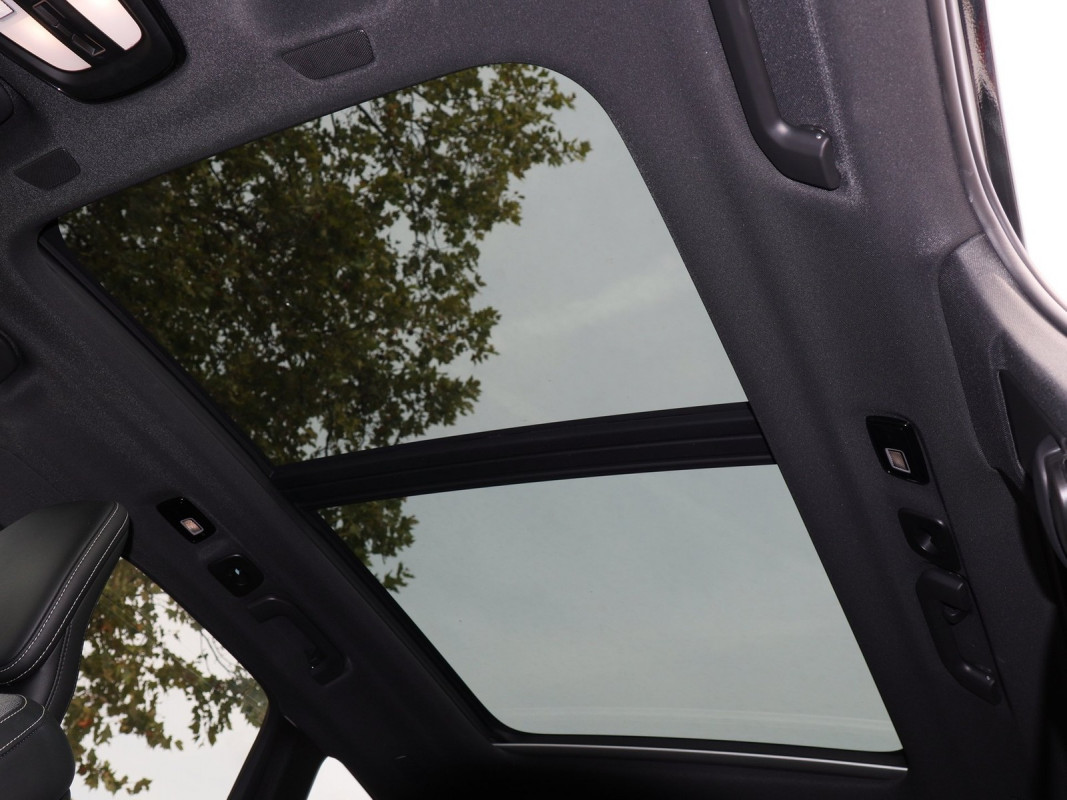Volvo XC60 T6 AWD - SUV/Off-road - Schwarz - Gebrauchtwagen - Bild 11