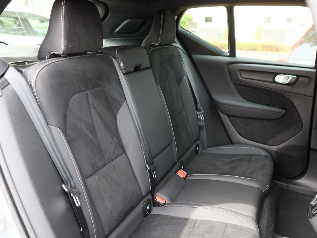 Volvo XC40 B3 - SUV/Off-road - Grau - Gebrauchtwagen - Bild 4