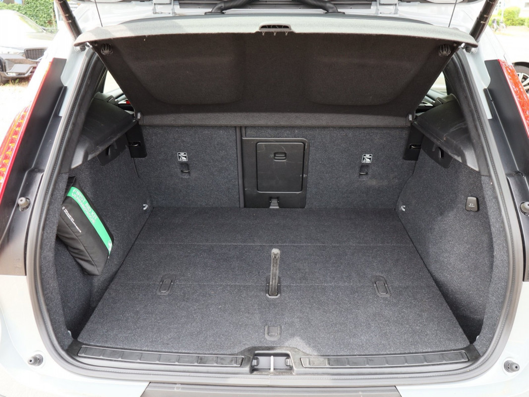 Volvo XC40 B3 - SUV/Off-road - Grau - Gebrauchtwagen - Bild 11