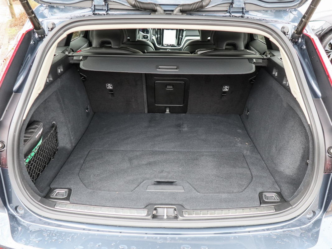 Volvo V60 T6 - Kombi - Blau - Gebrauchtwagen - Bild 11