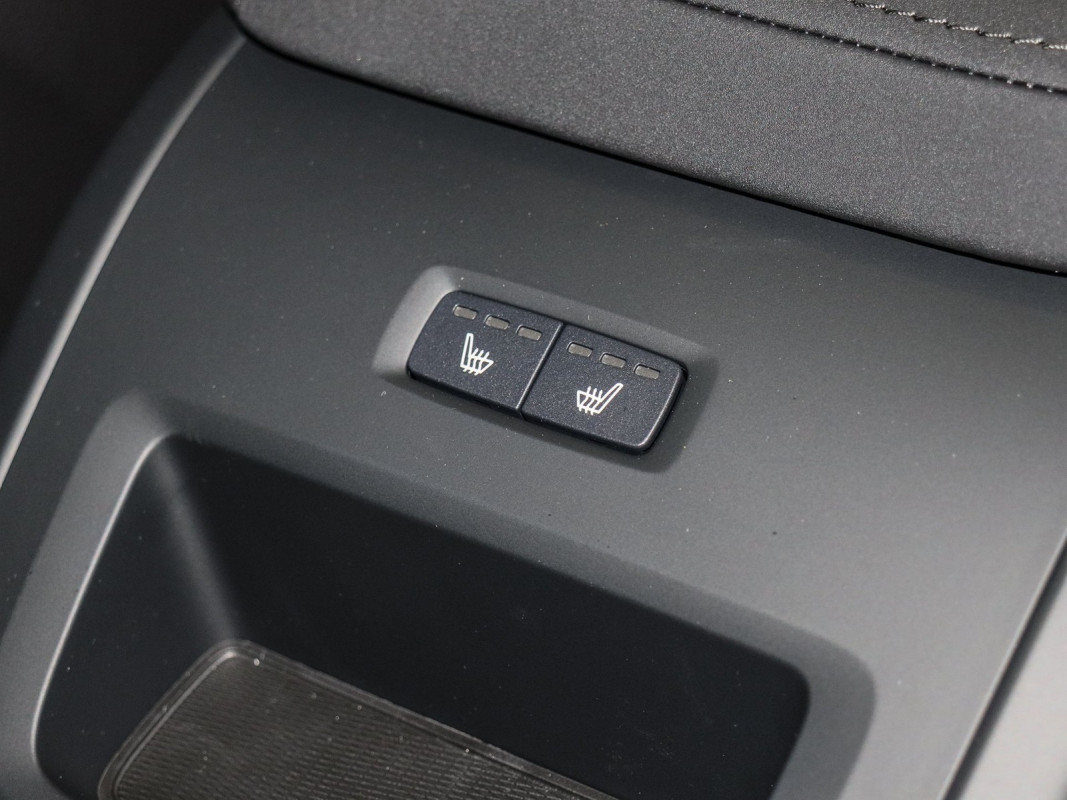 Volvo XC60 T6 Recharge Plug-In Hybrid AWD - SUV/Off-road - Blau - Gebrauchtwagen - Bild 16