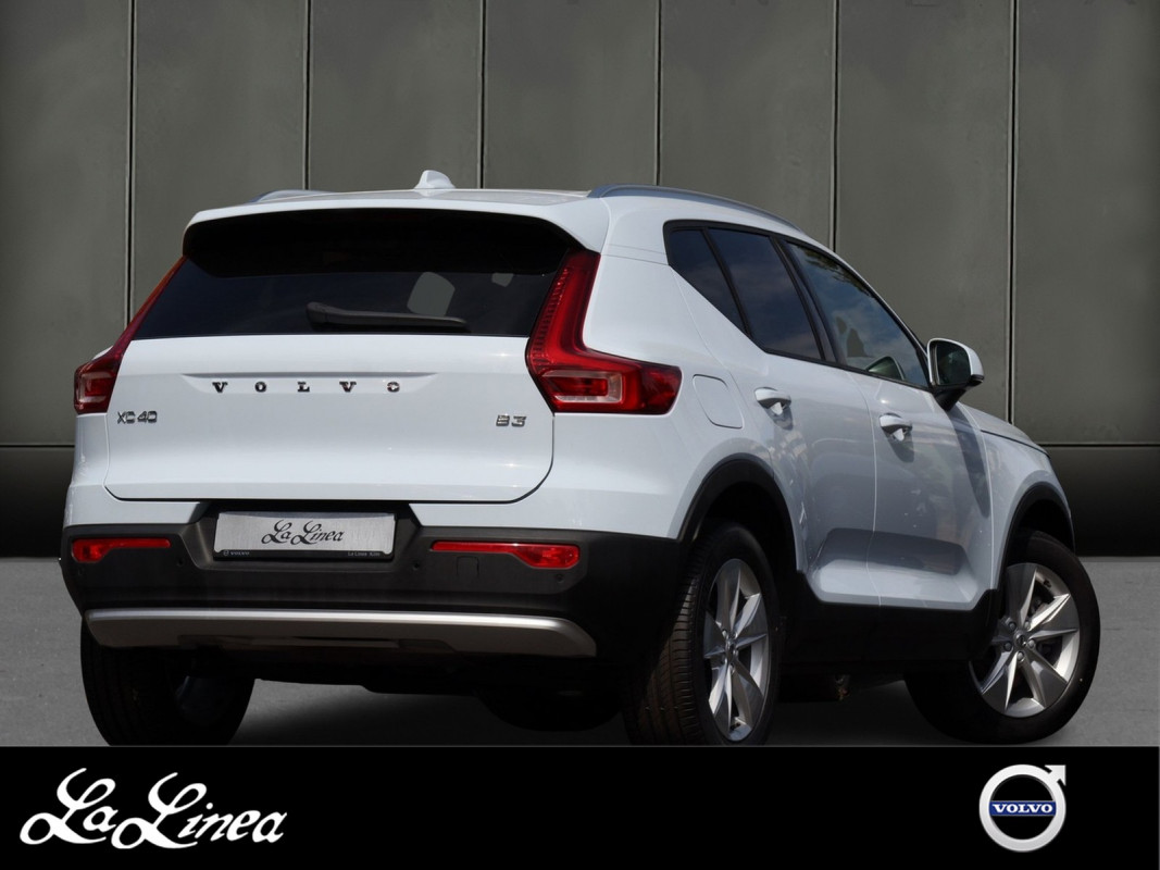 Volvo XC40 B3 - SUV/Off-road - Blau - Gebrauchtwagen - Bild 2