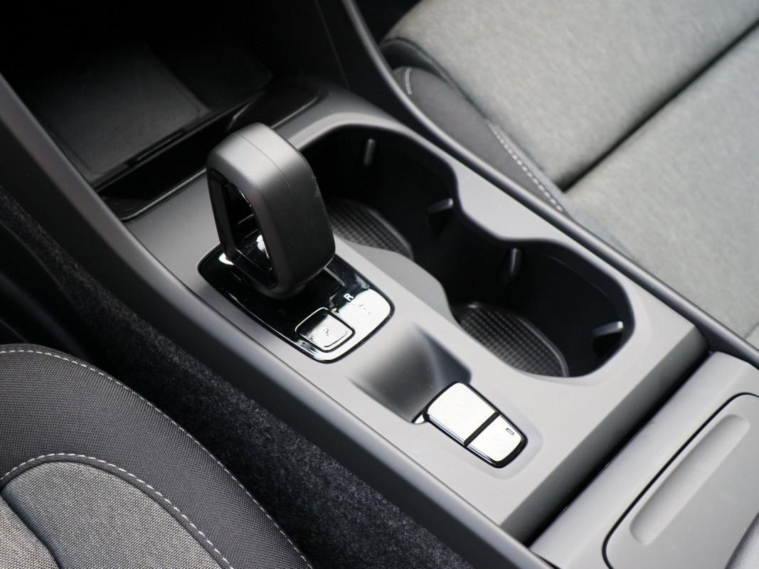Volvo XC40 B3 - SUV/Off-road - Blau - Gebrauchtwagen - Bild 11