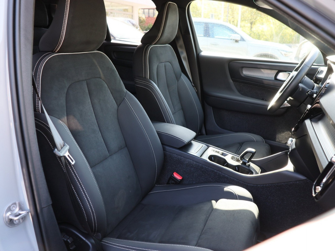 Volvo XC40 B3 (B) - SUV/Off-road - Grau - Gebrauchtwagen - Bild 6