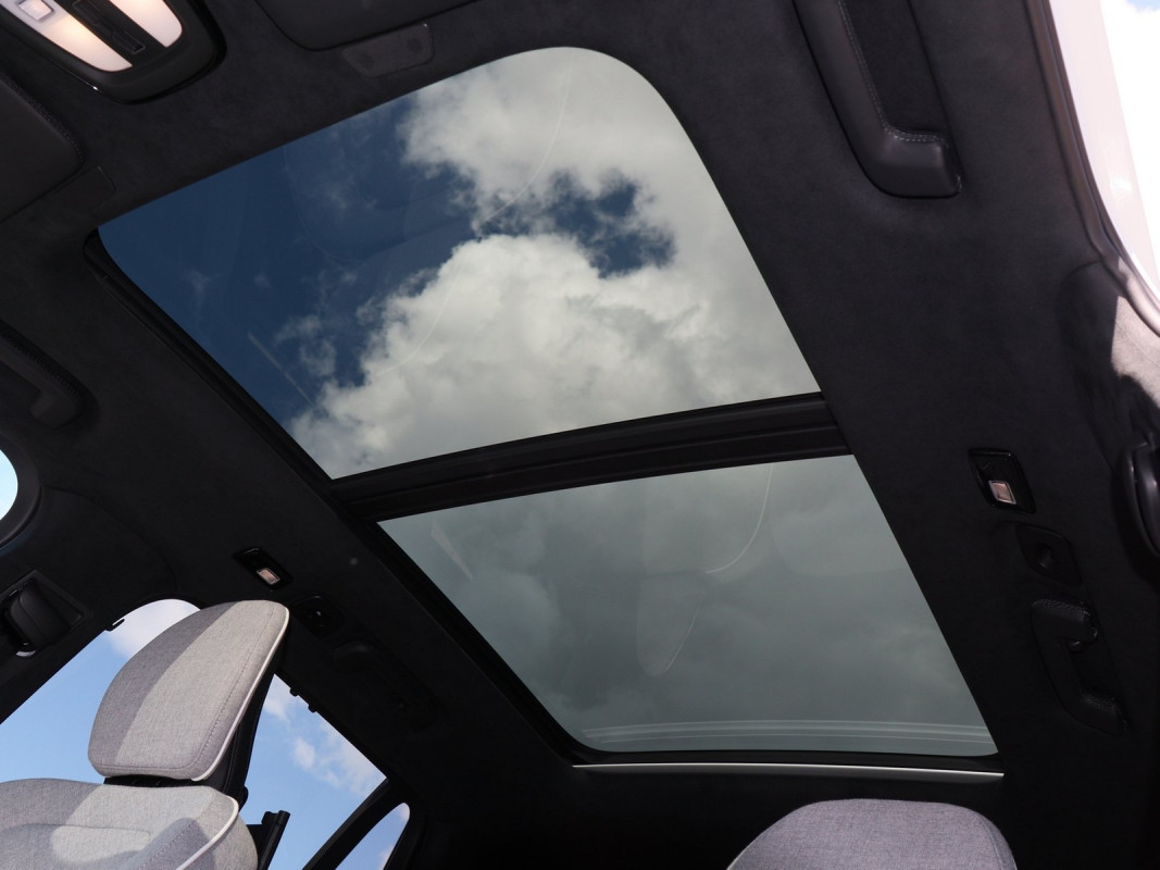Volvo XC90 T8 AWD Plug-In Hybrid - SUV/Off-road - Weiss - Gebrauchtwagen - Bild 11