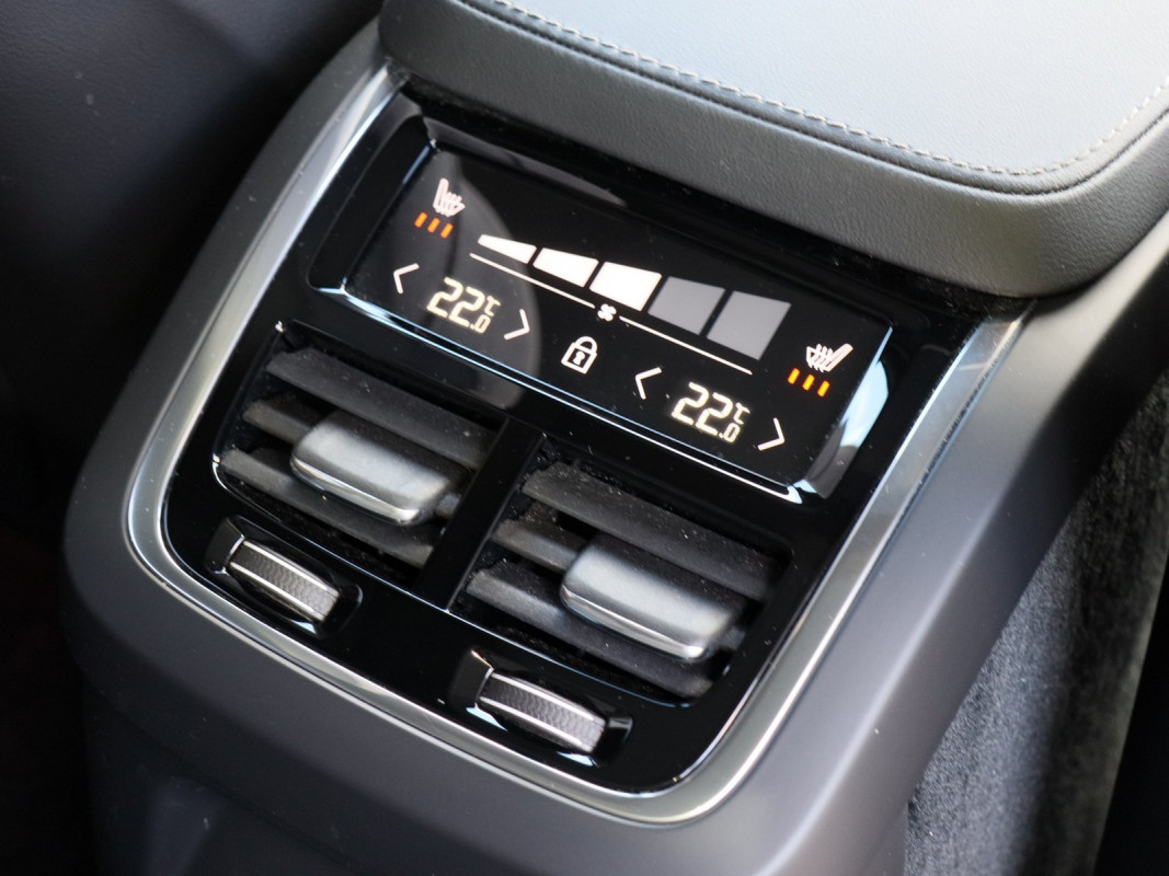 Volvo XC90 T8 AWD Plug-In Hybrid - SUV/Off-road - Weiss - Gebrauchtwagen - Bild 15
