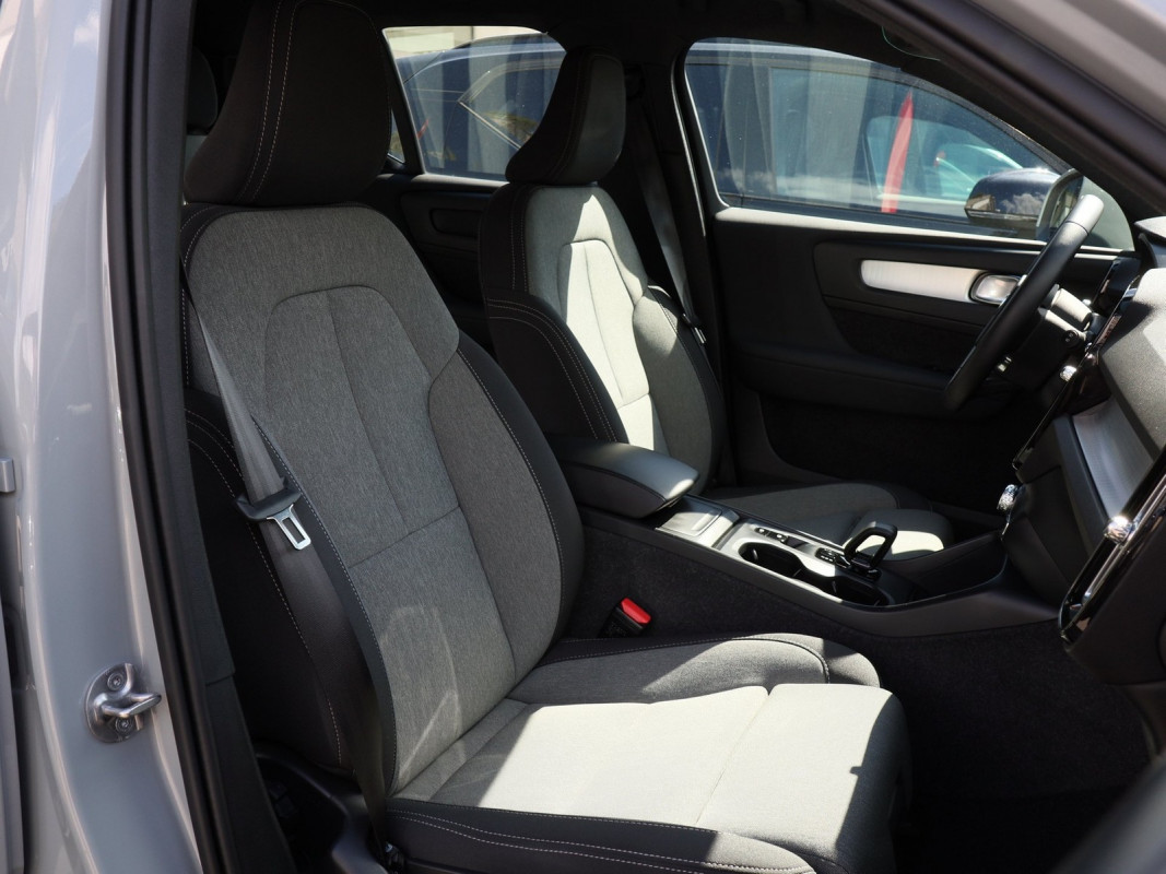 Volvo XC40 B3 (B) - SUV/Off-road - Grau - Gebrauchtwagen - Bild 6