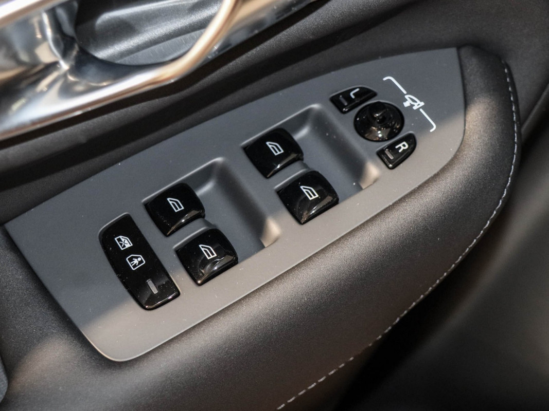 Volvo XC90 T8 Recharge AWD - SUV/Off-road - Schwarz - Gebrauchtwagen - Bild 14