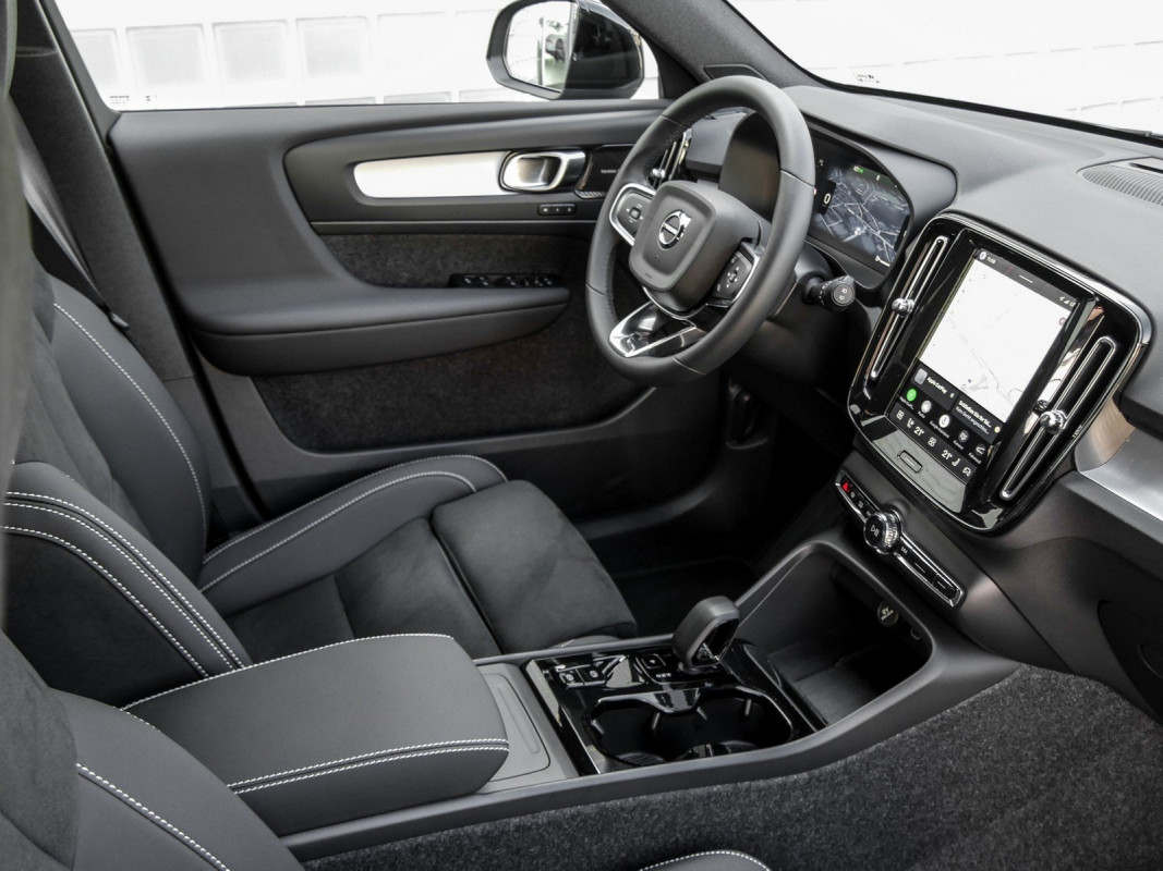 Volvo XC40 - SUV/Off-road - Grau - Gebrauchtwagen - Bild 3