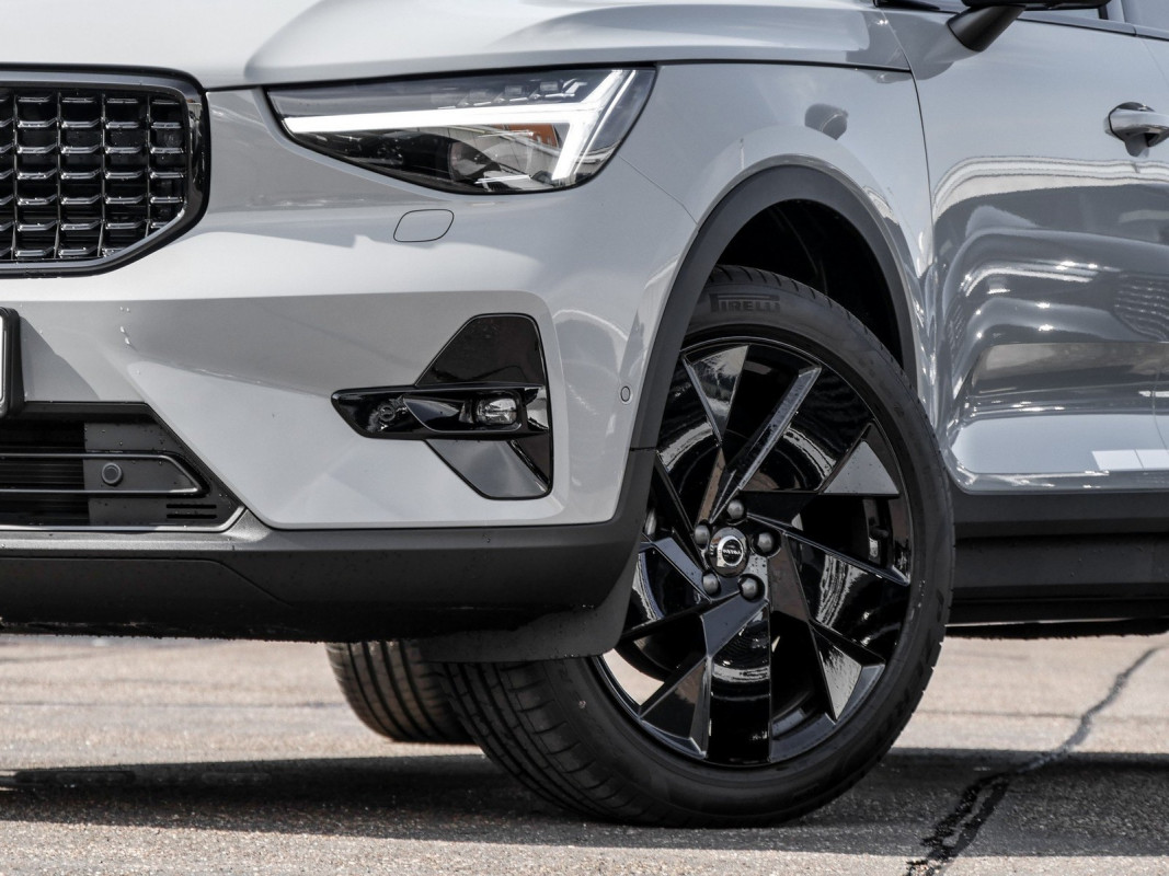 Volvo XC40 - SUV/Off-road - Grau - Gebrauchtwagen - Bild 5