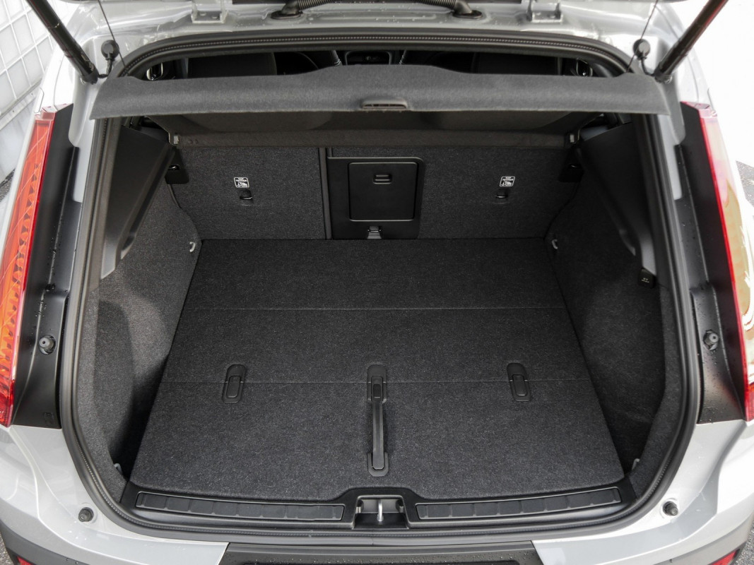 Volvo XC40 - SUV/Off-road - Grau - Gebrauchtwagen - Bild 16
