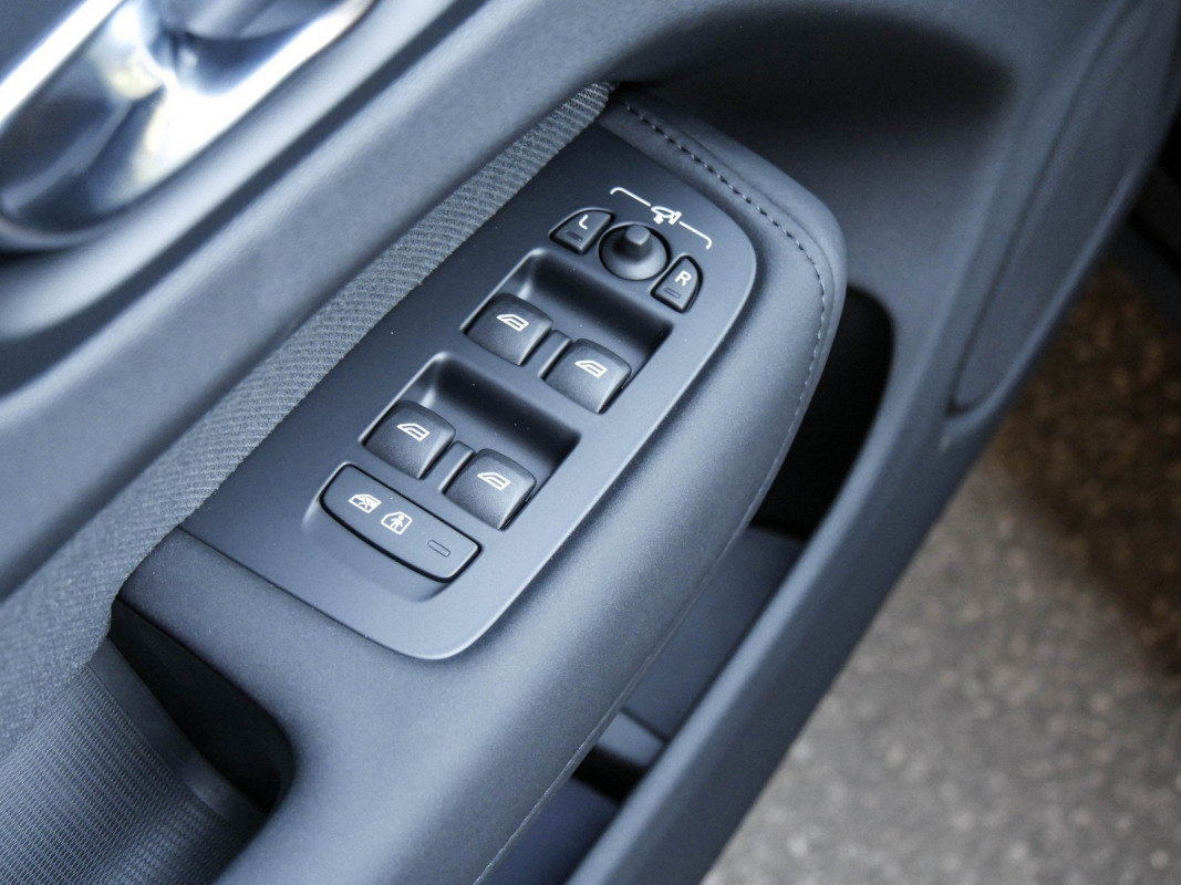 Volvo XC60 - SUV/Off-road - Schwarz - Gebrauchtwagen - Bild 16