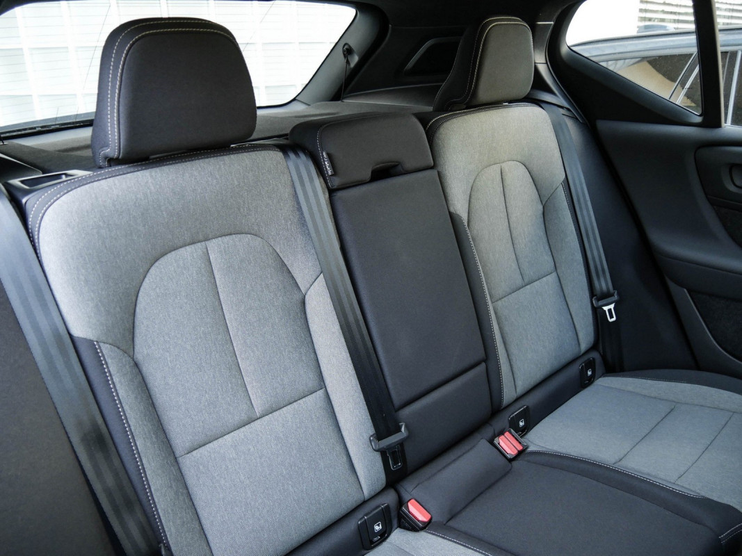Volvo XC40 - SUV/Off-road - Schwarz - Gebrauchtwagen - Bild 4