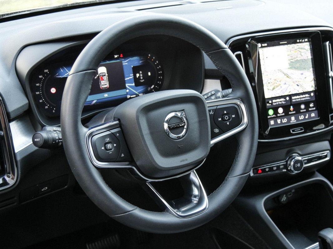 Volvo XC40 - SUV/Off-road - Schwarz - Gebrauchtwagen - Bild 9