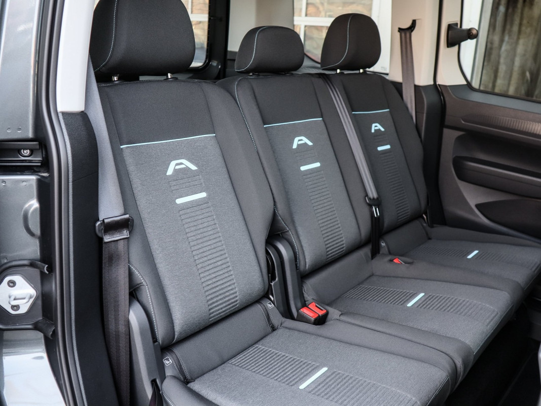 Ford Tourneo Connect L1 - Van/Minibus - Grau - Gebrauchtwagen - Bild 4