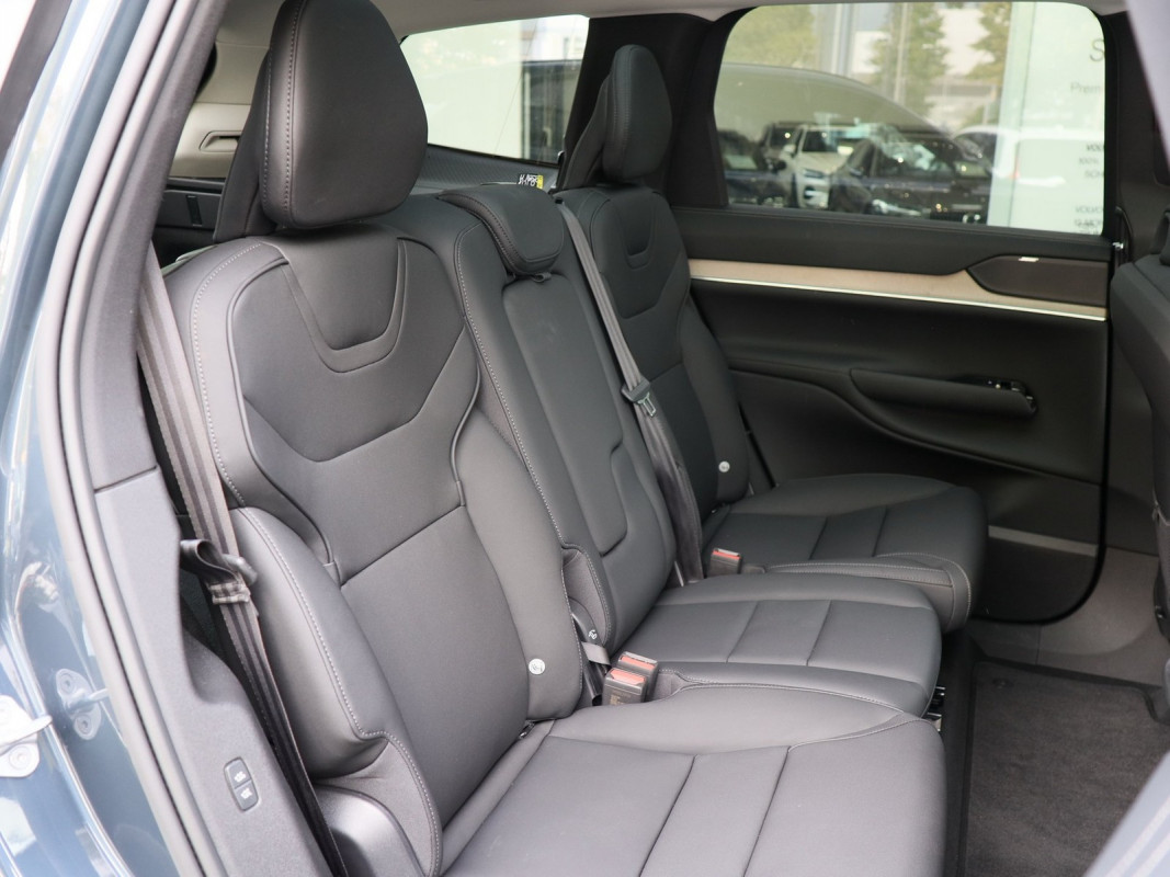 Volvo EX90 - SUV/Off-road - Blau - Gebrauchtwagen - Bild 4