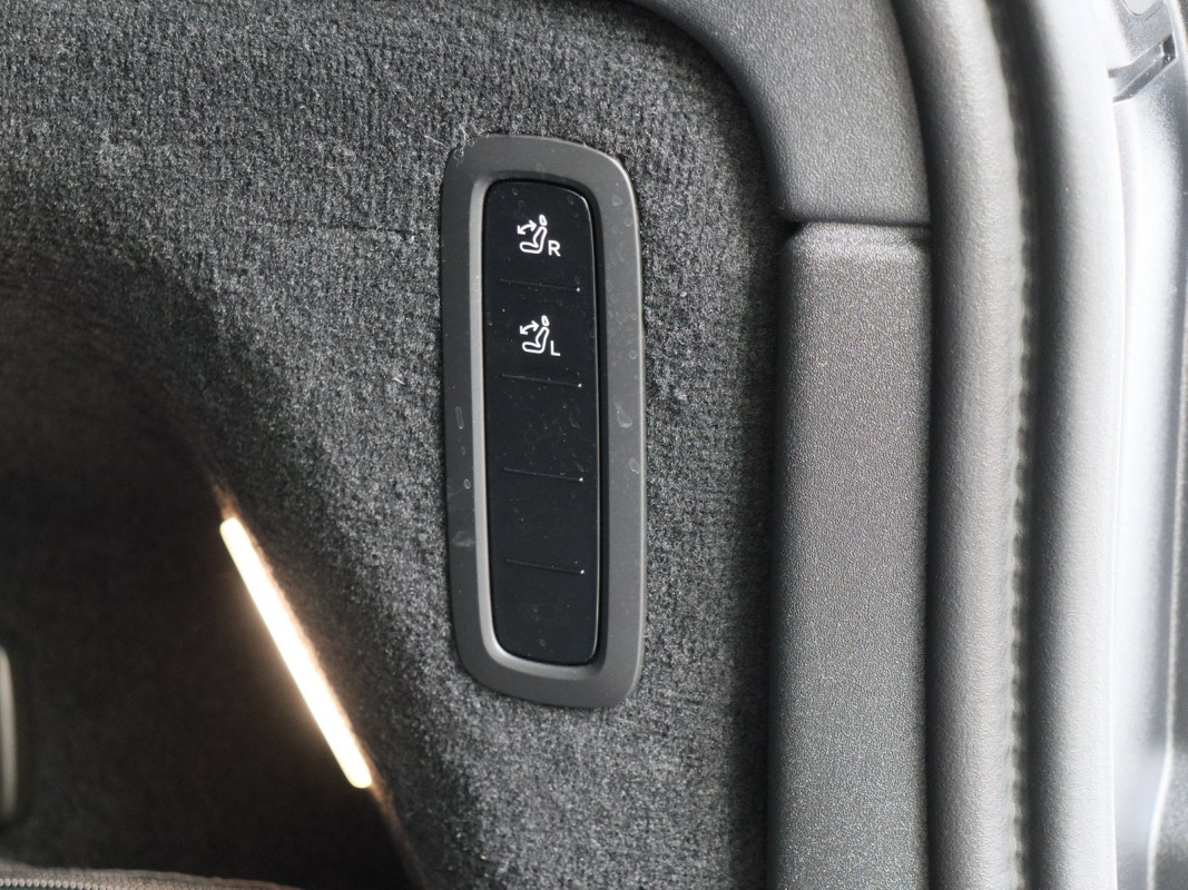 Volvo EX90 - SUV/Off-road - Blau - Gebrauchtwagen - Bild 16