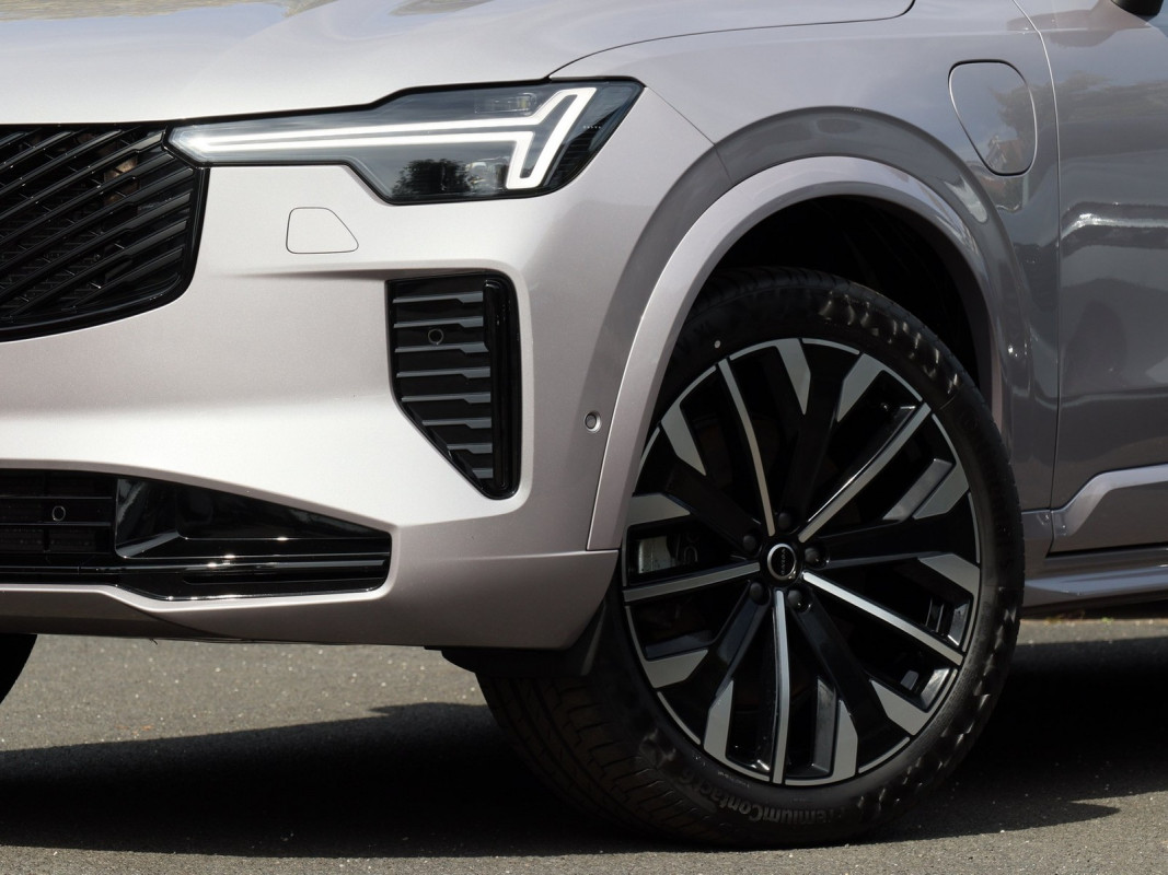 Volvo XC90 T8 AWD - SUV/Off-road - Silber - Gebrauchtwagen - Bild 5