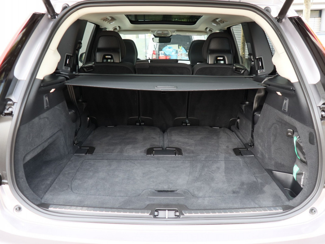 Volvo XC90 T8 AWD - SUV/Off-road - Silber - Gebrauchtwagen - Bild 10