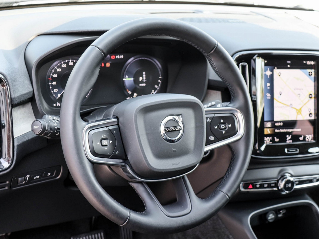 Volvo XC40 T5 Inscription Recharge Plug-In Hybrid - SUV/Off-road - Schwarz - Gebrauchtwagen - Bild 9