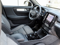 Volvo XC40 B3 Plus Black Edition - SUV/Off-road - Schwarz - Gebrauchtwagen - Bild 3