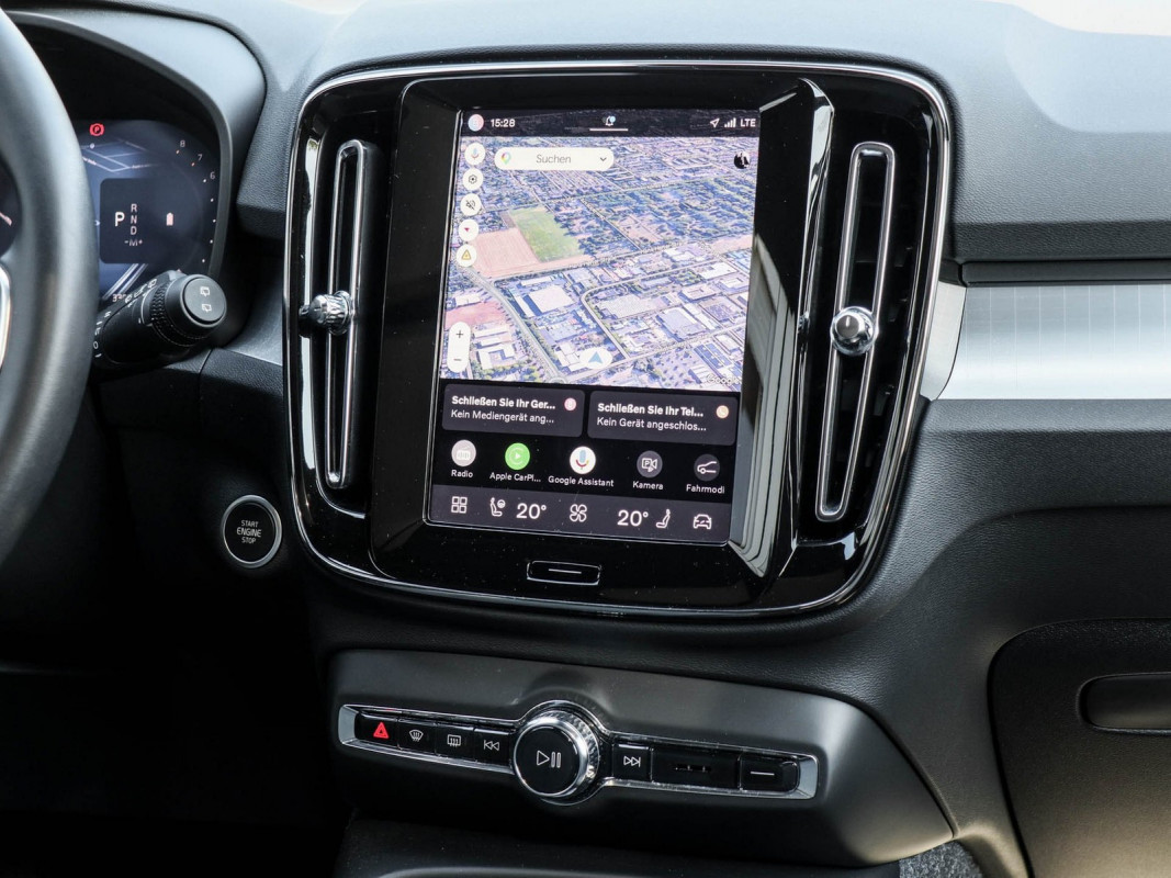 Volvo XC40 B3 Plus Black Edition - SUV/Off-road - Schwarz - Gebrauchtwagen - Bild 7