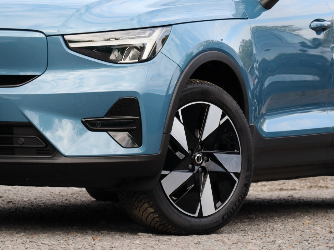 Volvo XC40 Plus Recharge Pure Electric - SUV/Off-road - Blau - Gebrauchtwagen - Bild 5