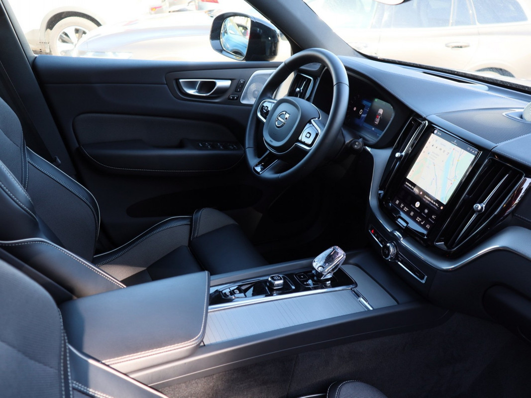 Volvo XC60 T8 AWD - SUV/Off-road - Blau - Gebrauchtwagen - Bild 3