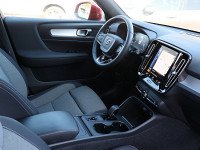 Volvo XC40 T2 - SUV/Off-road - Rot - Gebrauchtwagen - Bild 3