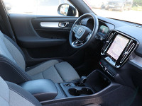 Volvo XC40 B3 - SUV/Off-road - Schwarz - Gebrauchtwagen - Bild 3