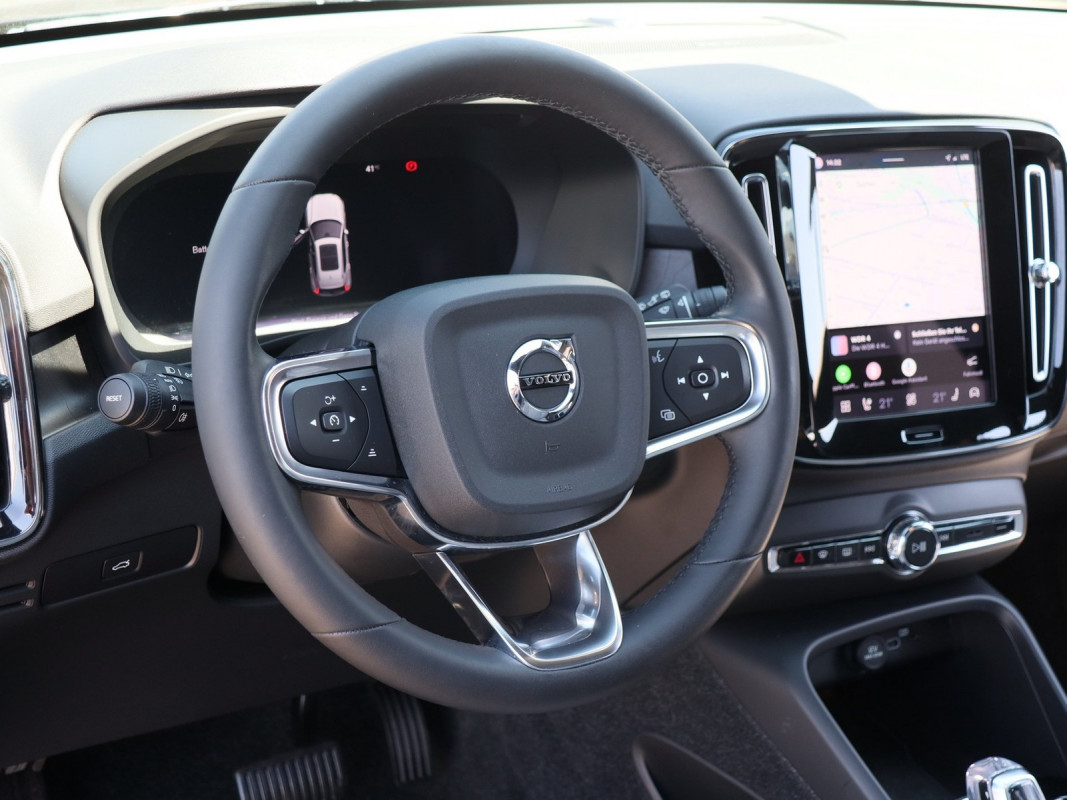 Volvo XC40 Recharge Pure Electric AWD - SUV/Off-road - Schwarz - Gebrauchtwagen - Bild 9