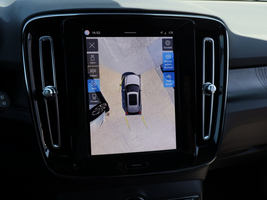Volvo XC40 Recharge Pure Electric AWD - SUV/Off-road - Schwarz - Gebrauchtwagen - Bild 12