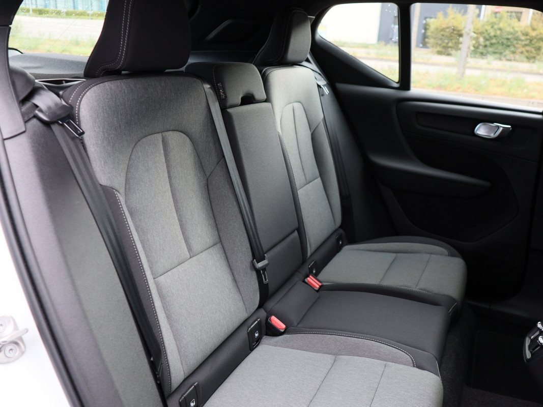 Volvo XC40 - SUV/Off-road - Weiss - Gebrauchtwagen - Bild 4