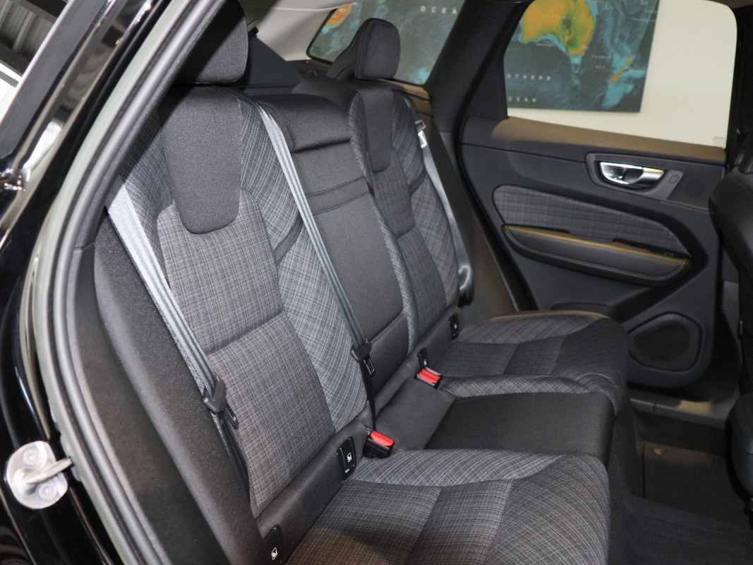 Volvo XC60 - SUV/Off-road - Schwarz - Gebrauchtwagen - Bild 4
