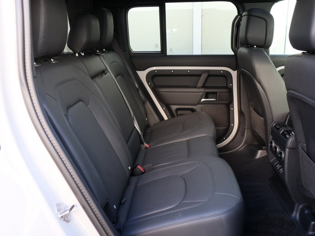 Land Rover Defender - SUV/Off-road - Grau - Gebrauchtwagen - Bild 5