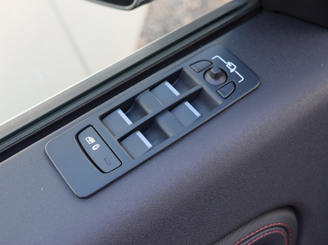 Land Rover Discovery Sport - SUV/Off-road - Weiss - Gebrauchtwagen - Bild 13
