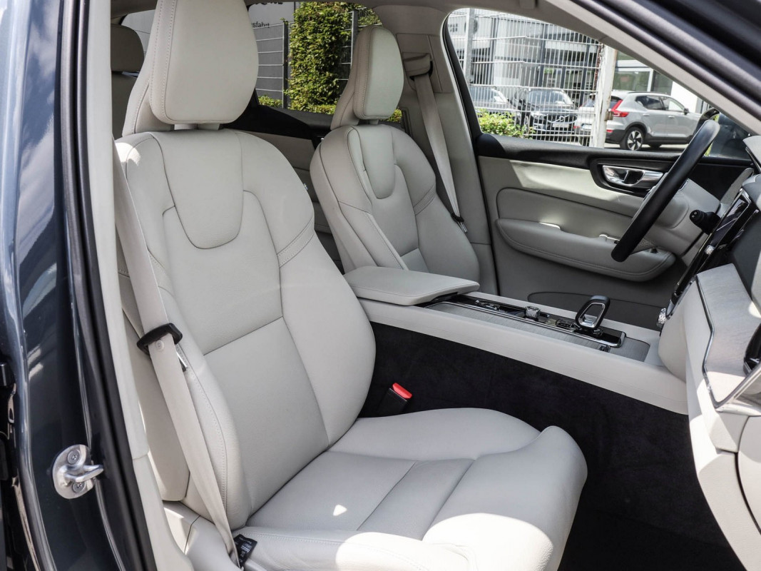 Volvo XC60 Inscription Plug-In Hybrid AWD - SUV/Off-road - Blau - Gebrauchtwagen - Bild 6