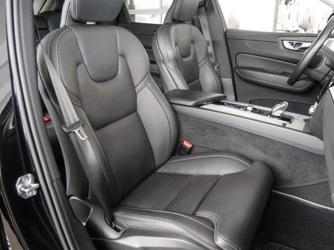 Volvo XC60 - SUV/Off-road - Schwarz - Gebrauchtwagen - Bild 6