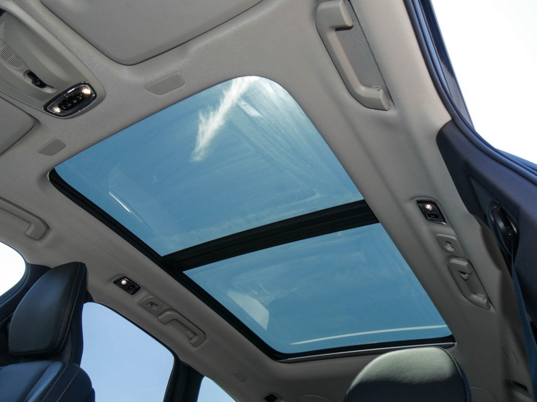 Volvo XC60 - SUV/Off-road - Schwarz - Gebrauchtwagen - Bild 11