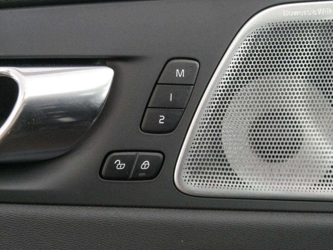 Volvo XC60 - SUV/Off-road - Schwarz - Gebrauchtwagen - Bild 13